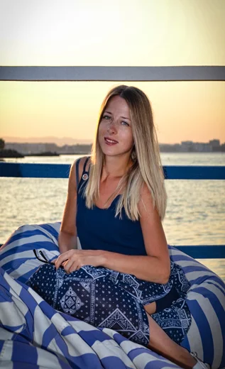 life style portrait of a young blonde girl smiling 2026 03 16 04 26 14 utc