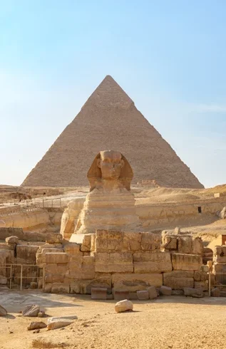 sphinx-stands-guard-in-front-of-the-great-pyramid-2026-03-26-23-58-25-utc